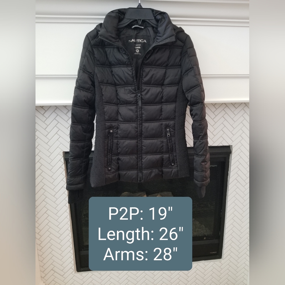 Nautica Puffer Jacket, Hooded w/thumb holes, "Like New", Size Small
